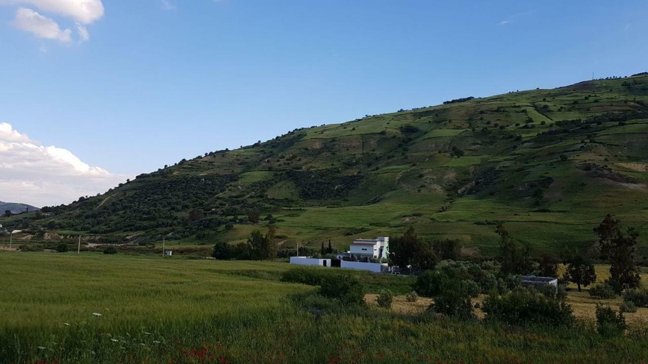 BELLE MAISON AU COEUR DES MONTAGNES DE TAZA à moins de 10 minutes de l'AGORA PARK Villa Esterno foto